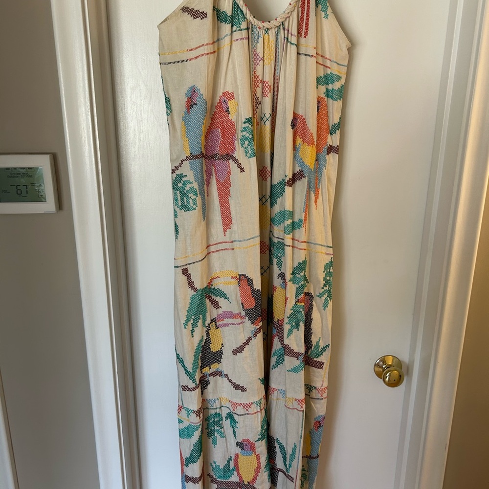 FARM RIO: Colorful Parrot Print Maxi Dress